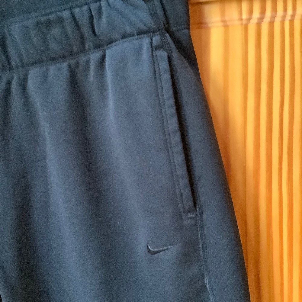 Womens M NIKE Therma Fit pants BLK wore 1 time